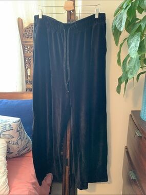 Women’s Black velvet Jogger Pants with Drawstring Waist